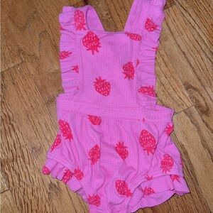 Cat and Jack Strawberry Bubble Romper Baby Girl 6-9 Months